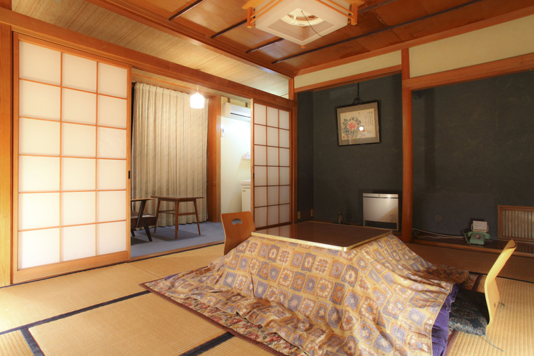 Bedroom 2, Hatsunoyu hotel, Yamanouchi