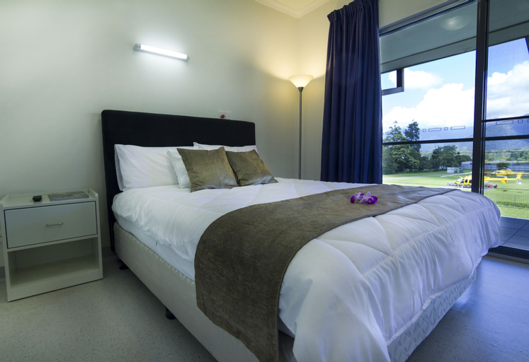 Crossroads Hotel Lae, Huon