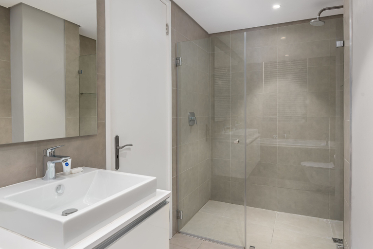 Bathroom 4, Warwick 401 - Adults Only, City of Cape Town