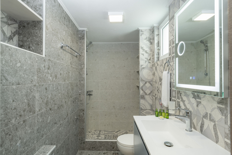 Bathroom 4, Elisavet Apartment, Crete