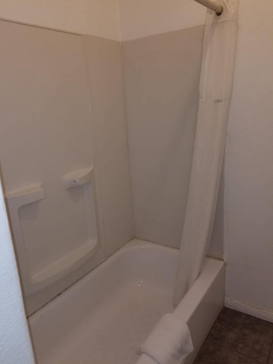 Bathroom 3, Western Motel, Imperial