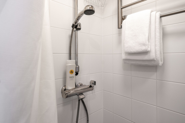Bathroom 3, Beautiful cozy studio in Kamppi, Uusimaa