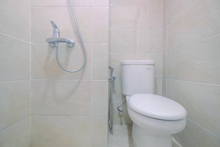 Bathroom 3, New Furnished with Cozy Stay @ Studio Mustika Golf Residence Apartment, Cikarang