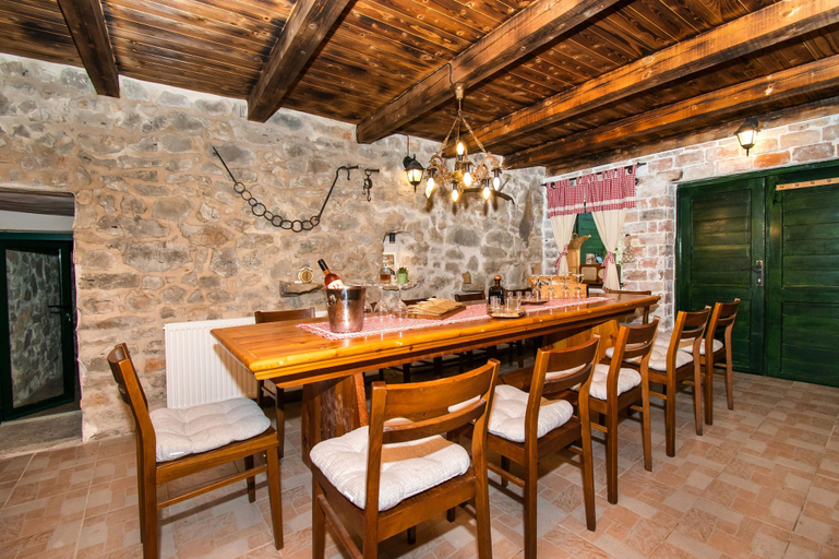 Food & Drinks 4, Apartment Magdalena, Šibenik