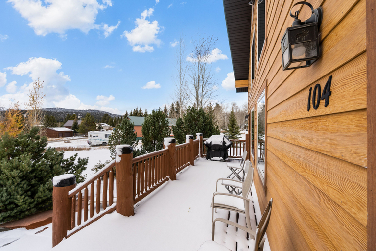 Others 5, Mule Deer Cabin, Gallatin