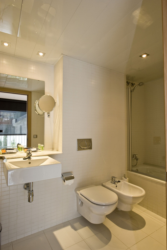 Bathroom 4, CASP74 Apartments, Barcelona