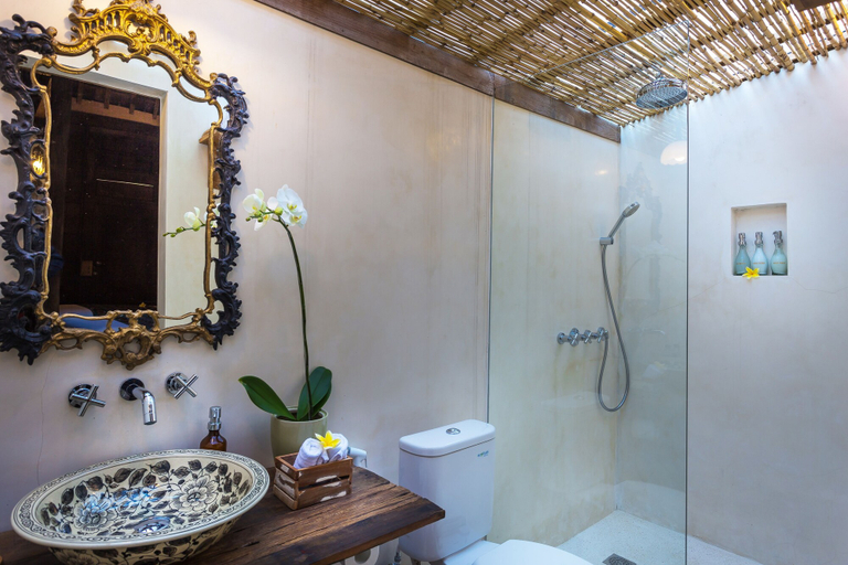 Bathroom 4, Umakayu Bali, Badung