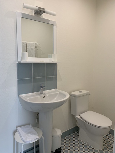 Bathroom 5, Hôtel Restaurant Pub La Sirène, Seine-Maritime