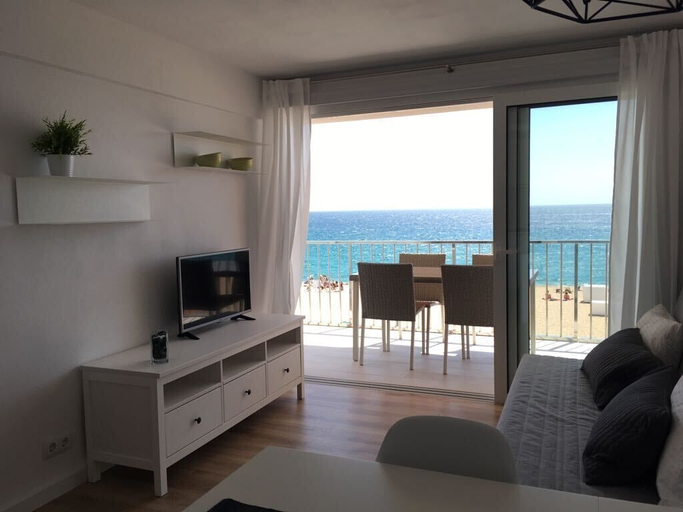 Others 4, Apartamento Beach Palace B-2, Girona