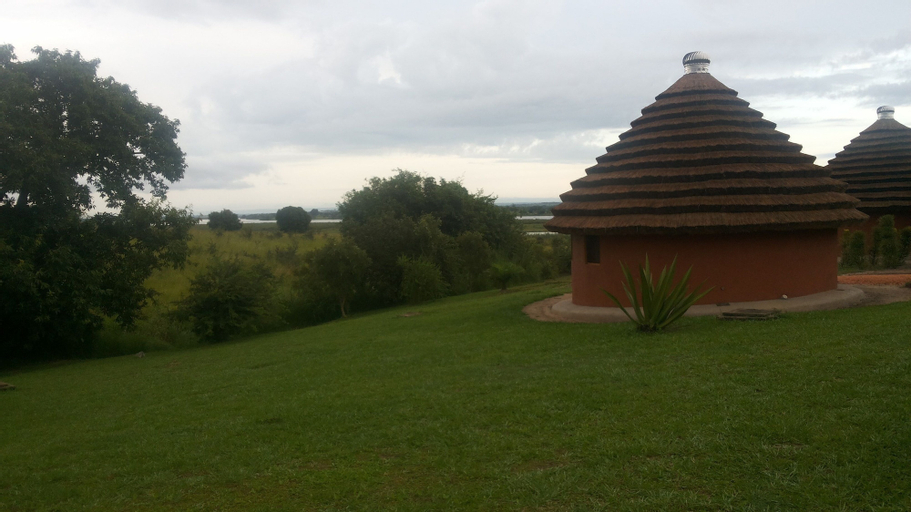 Exterior & Views 7