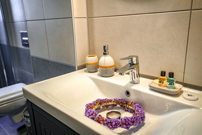 Bathroom 5, İrinikos Otel, Bozcaada