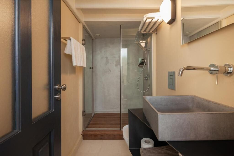 Bathroom 4, Casa Mespilea