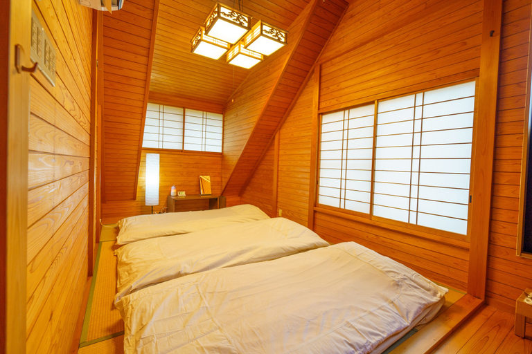 Bedroom 2, Phoenix, Izunokuni