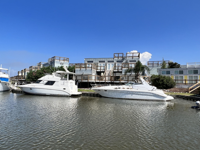 Seabrook Villa, Orleans