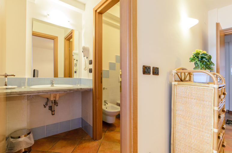 Bathroom 3, Residence Le Tartarughe, Messina