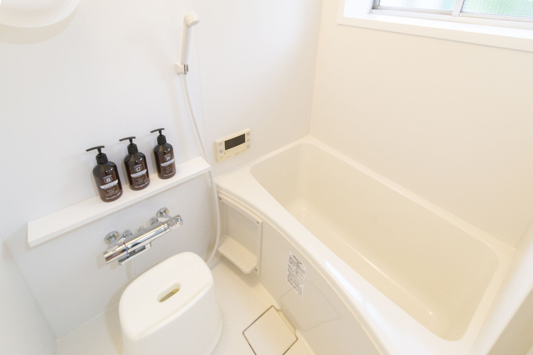 Bathroom 3, Espoir Omorimachi, Ōta