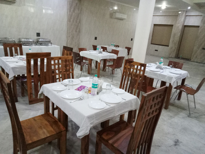 Food & Drinks, Kumar Residency, Gautam Buddha Nagar