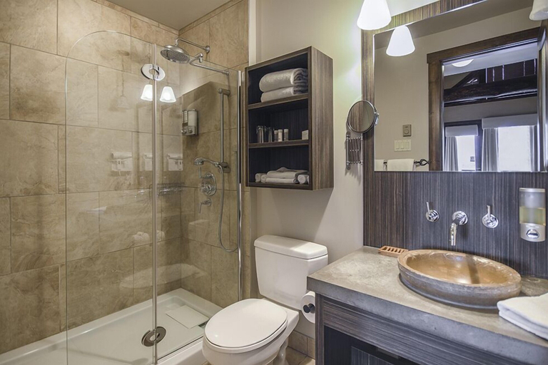 Bathroom 4, Condos de l'Auberge du Lac Taureau, Matawinie