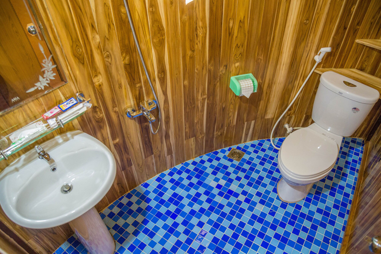 Bathroom 4, Valley Sen Bungalow, Phú Quốc