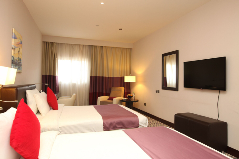 Bedroom 4, Golden Tulip Hail
