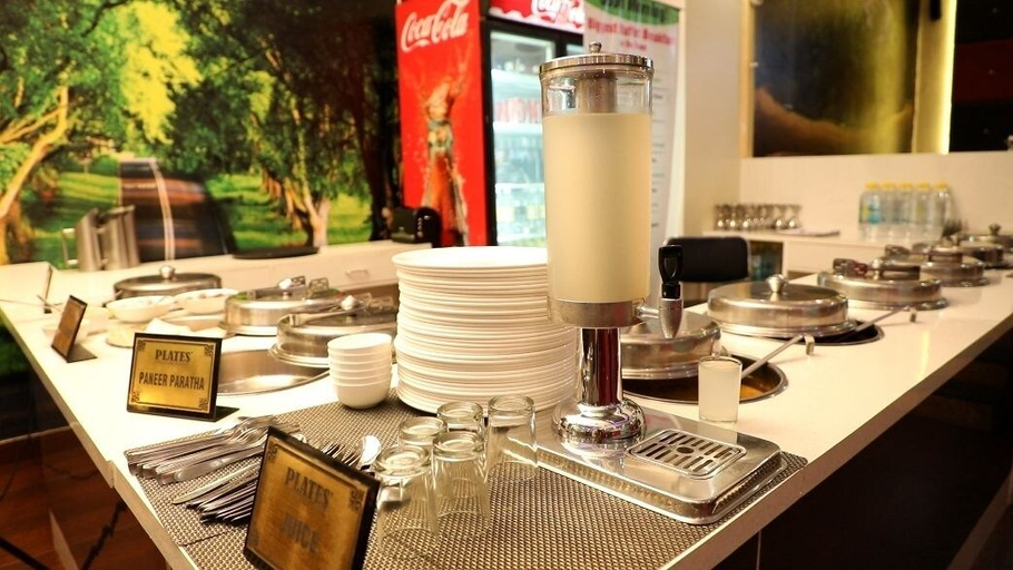 Food & Drinks 5, The Wallflower Hotel, Kota