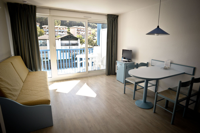 Dining Room 8