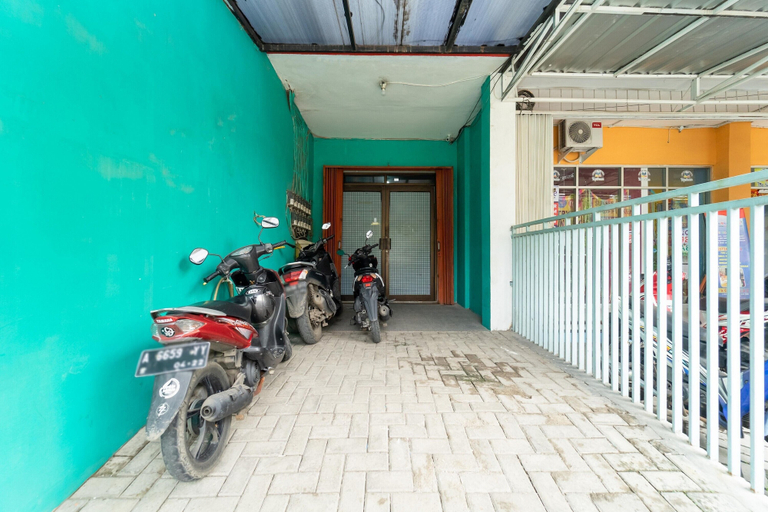 Others 3, KoolKost Syariah near Summarecon Mall Serpong, Tangerang