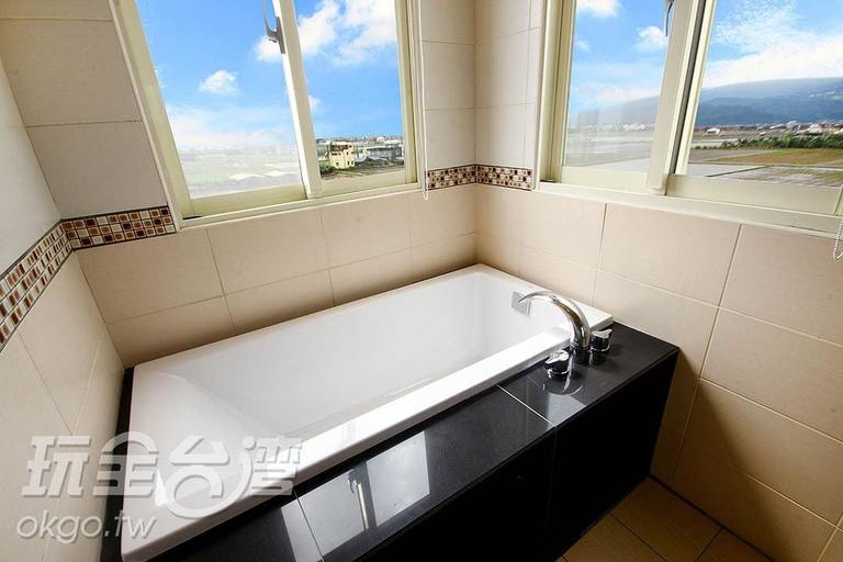 Bathroom 4, GoodEatting, Yilan