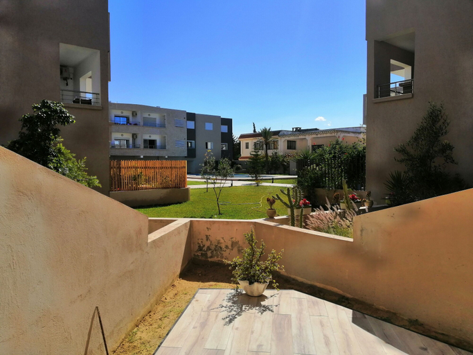 Exterior & Views 2, Superbe appartement avec Piscine, Soukra