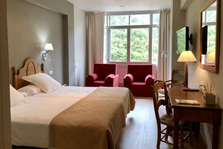 Bedroom 2, Hotel Edelweiss Candanchu, Huesca