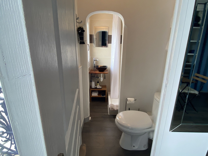 Bathroom 5, Les Rives du Cher, Loir-et-Cher