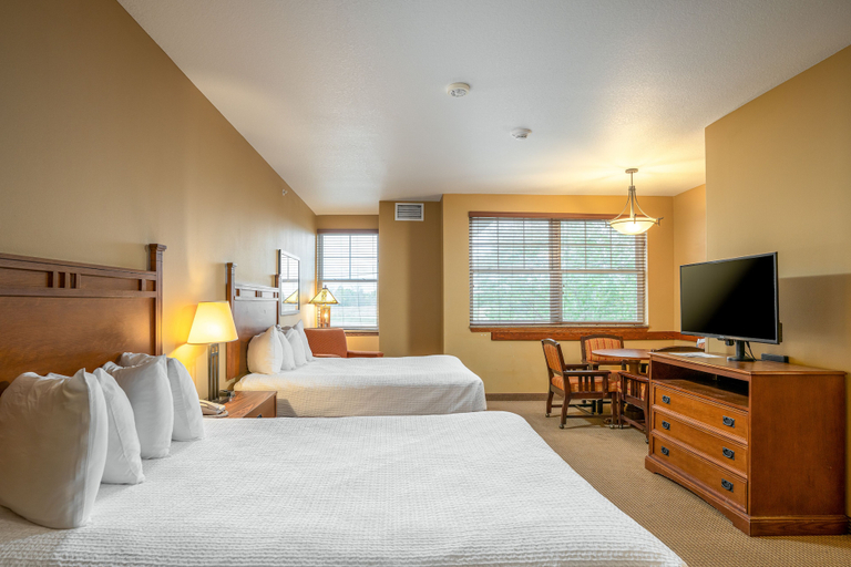Bedroom 2, Honey Creek Resort, Appanoose