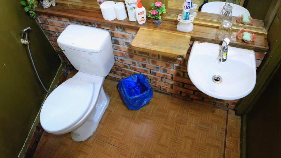 Bathroom, Hillside Homestay Hue - Meditation Studio, Huế