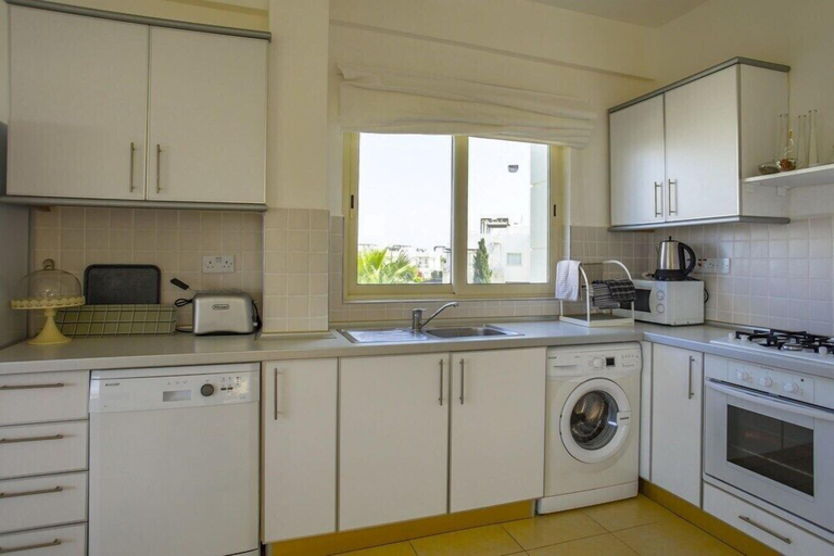 Others 4, Turtle Bay Penthouse