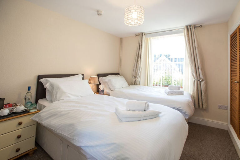 Bedroom 2, The Royal Oak Hotel, Ceredigion