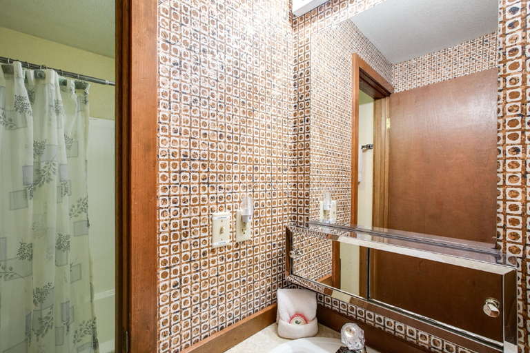 Bathroom 4, 84SW - Sauna - Soaker Tub - Fireplace - Sleeps 6, Whatcom
