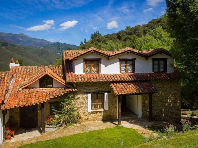 Exterior & Views 2, Viviendas Rurales El Covaju, Cantabria