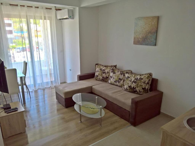Others 3, La Porta Apartments