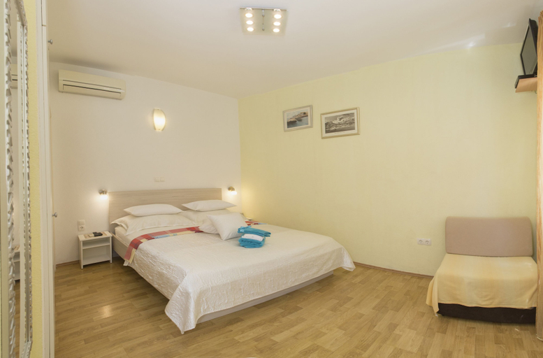 Bedroom 2, Central Old Town Rooms, Split