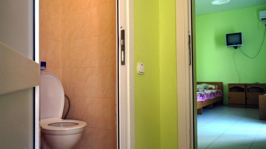 Bathroom 3, Domik u morya, Temryukskiy rayon