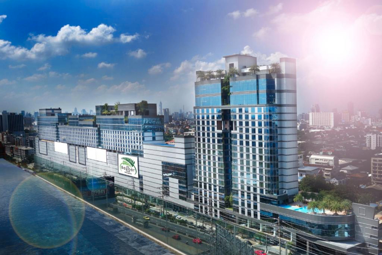 Exterior & Views 8