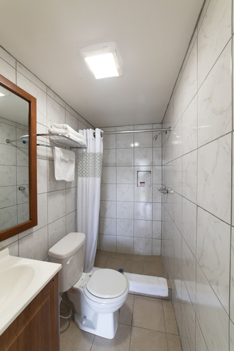 Bathroom 5, American Inn, East Baton Rouge