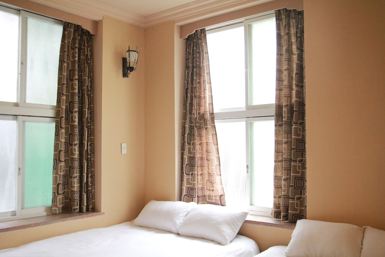 Bedroom 3, MacArthur, Tainan