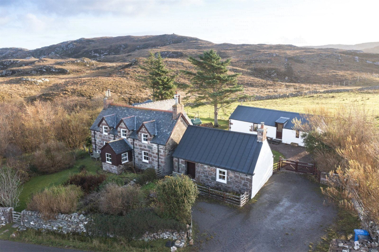 Exterior & Views