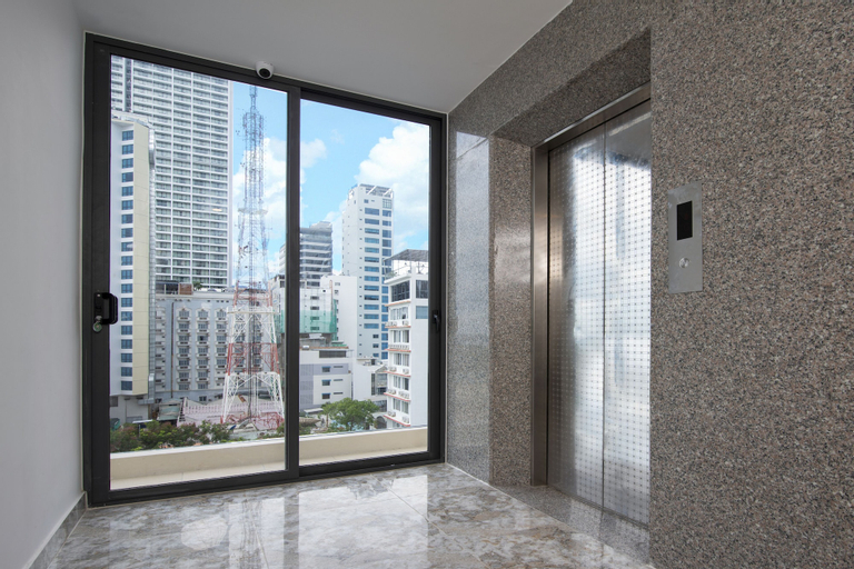 Exterior & Views 20