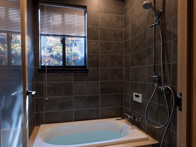 Bathroom 4, Kanade Higashiyamasanjo, Kyoto