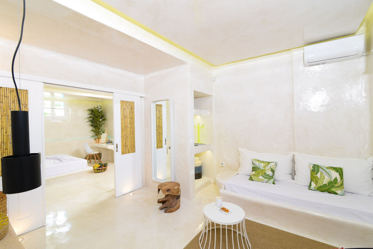 Others 4, Mykonos 52m² Luxury Apartment Sea side Ornos, South Aegean