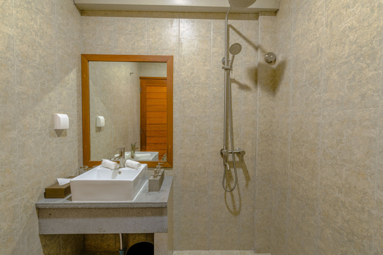 Bathroom 5, Araamu Hotels Maldives, Kaafu Atoll