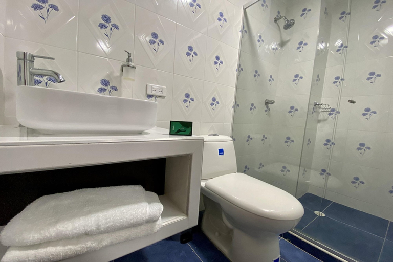 Bathroom 5, Villa Santos Apartaestudios, Barranquilla