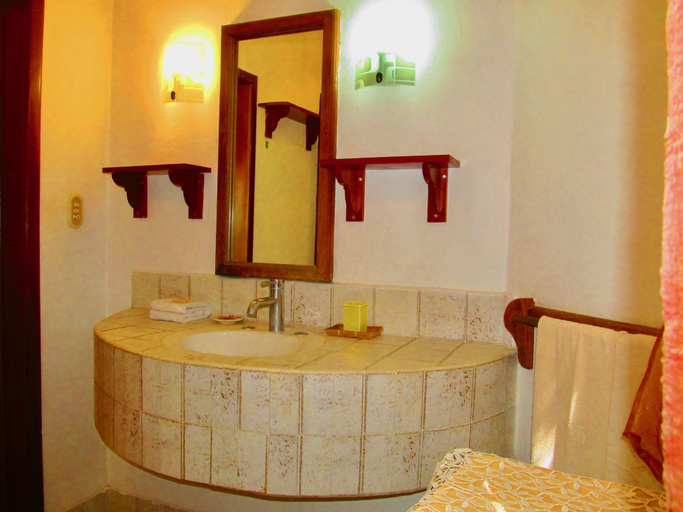 Bathroom, Condo Mariachi by Playa Paradise, Cozumel